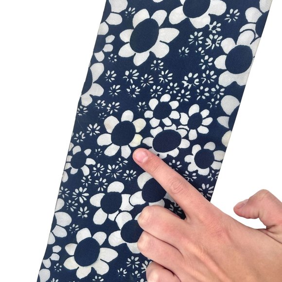 70s Flower Power Navy & White Daisy Print Accent Scarf - Picture 6 of 10